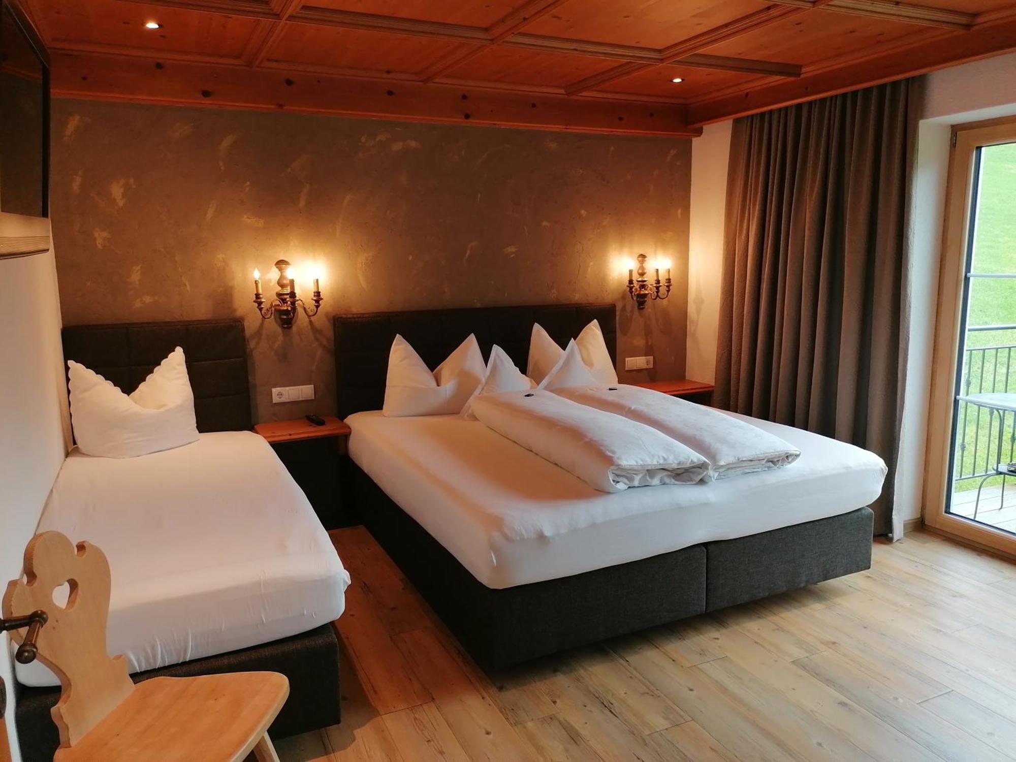 צל אם צילר Tirol Appartement Haus Zillertal מראה חיצוני תמונה